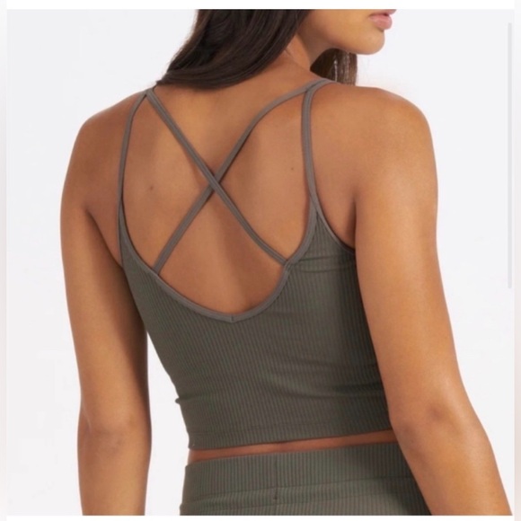 Vuori Rib Top & Daily Jogger in Oregano Green Matching Set . Size M - Picture 8 of 13